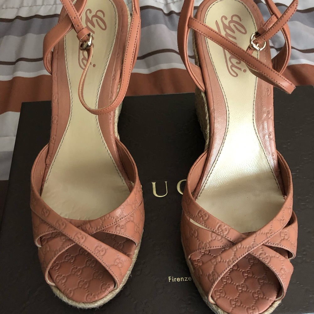 Size 9 Gucci wedges